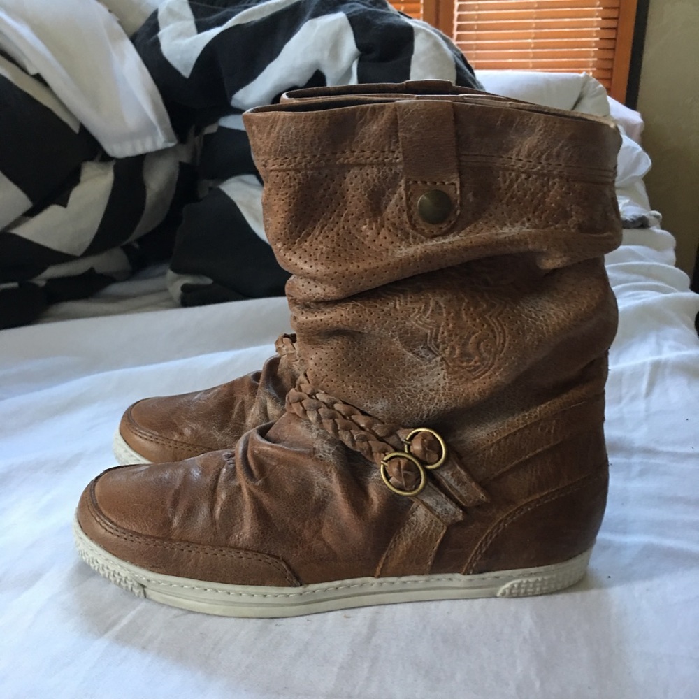 Leather boots